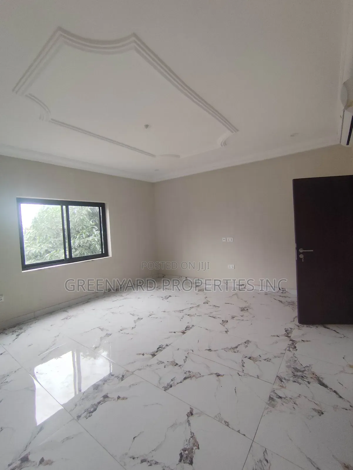 5bdrm Mansion in Trasacco, Adjiriganor for sale