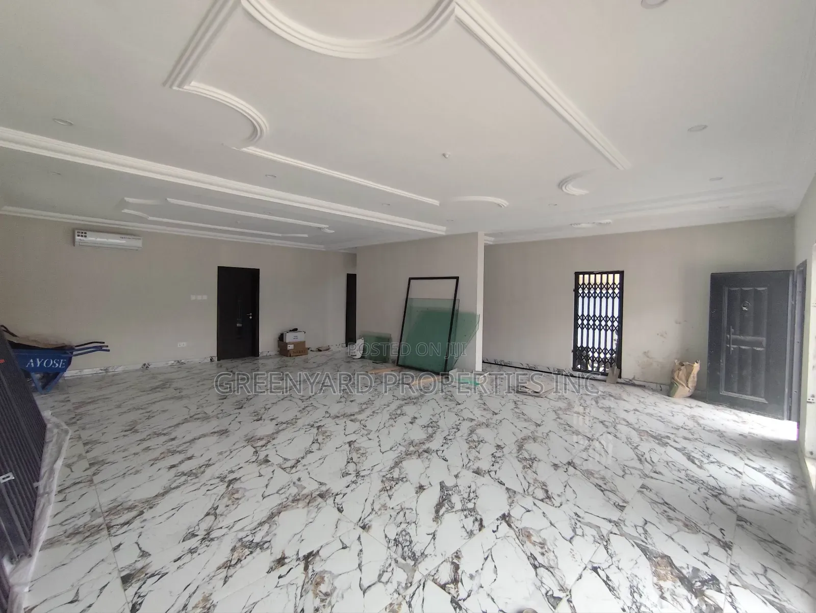5bdrm Mansion in Trasacco, Adjiriganor for sale