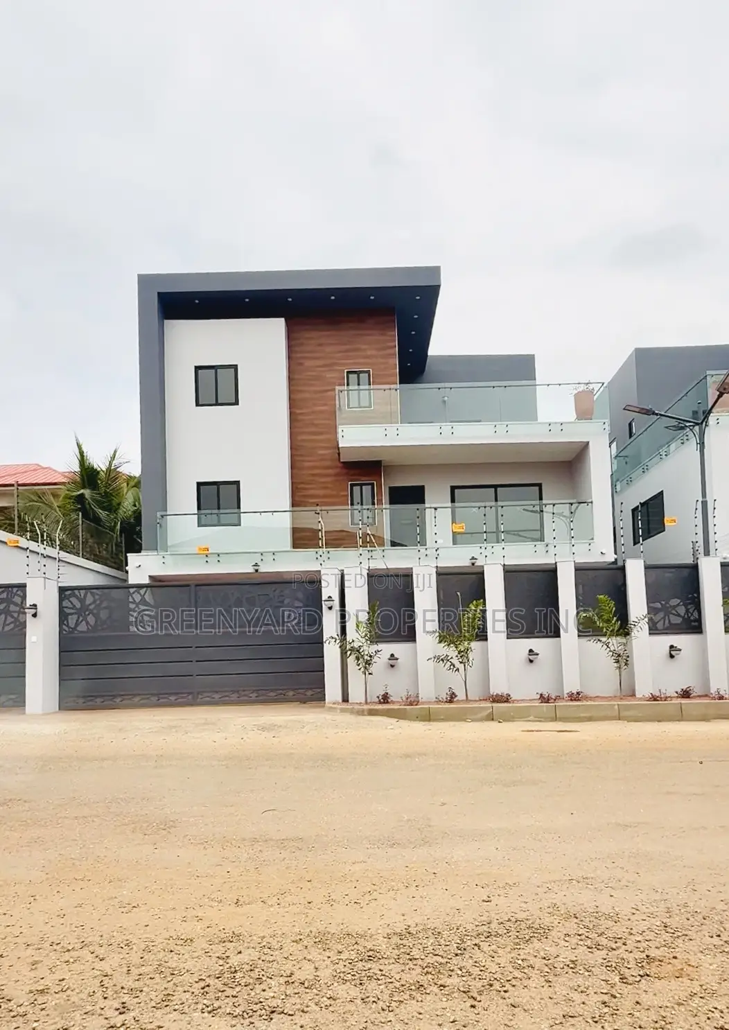 5bdrm Mansion in Trasacco, Adjiriganor for sale