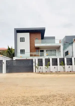 5bdrm Mansion in Trasacco, Adjiriganor for sale