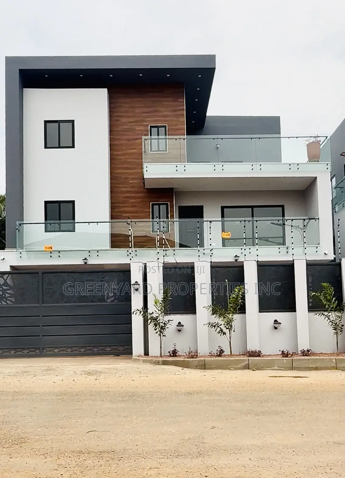 5bdrm Mansion in Trasacco, Adjiriganor for sale