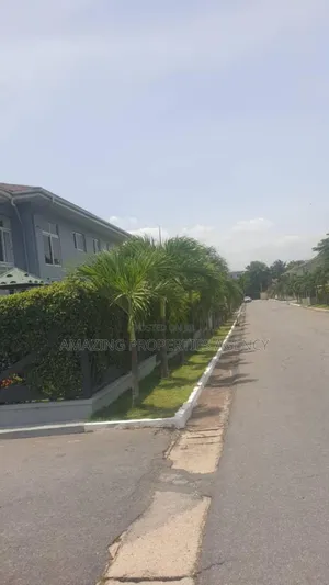 Furnished 5bdrm House in Ridge for sale