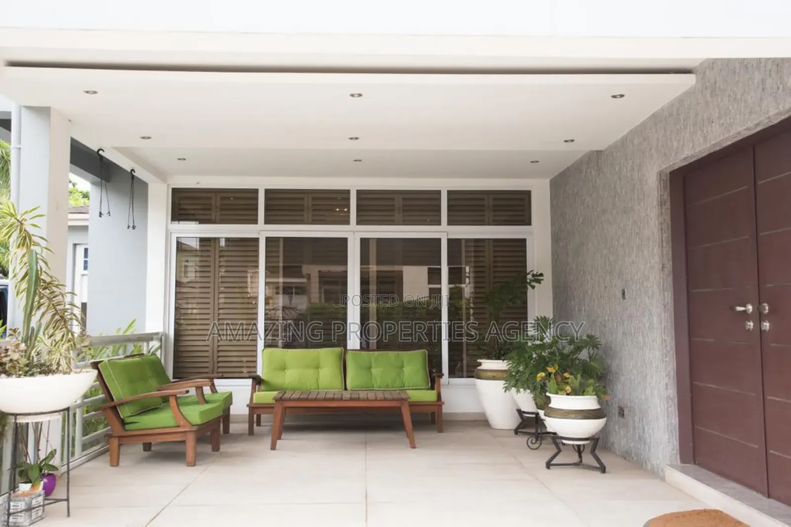 Furnished 5bdrm House in Ridge for sale