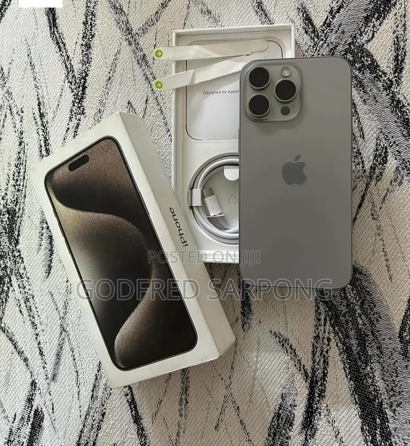 New Apple iPhone 15 Pro Max 256 GB Silver