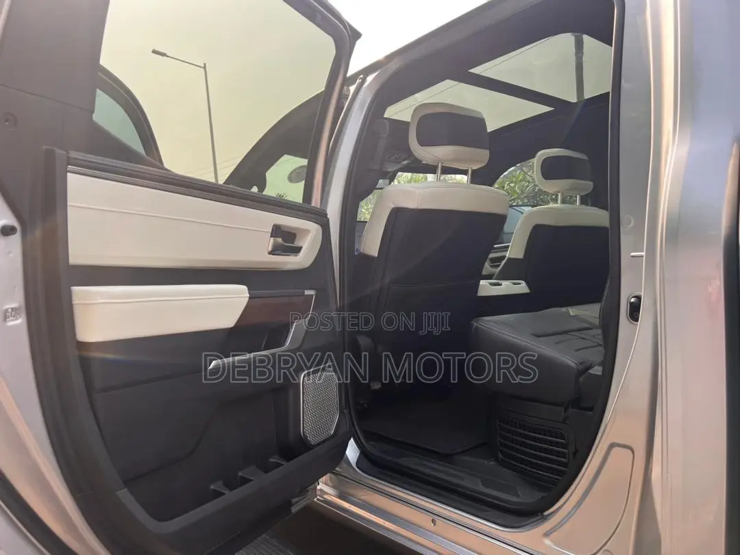 Toyota Tundra Hybrid 2022 Silver