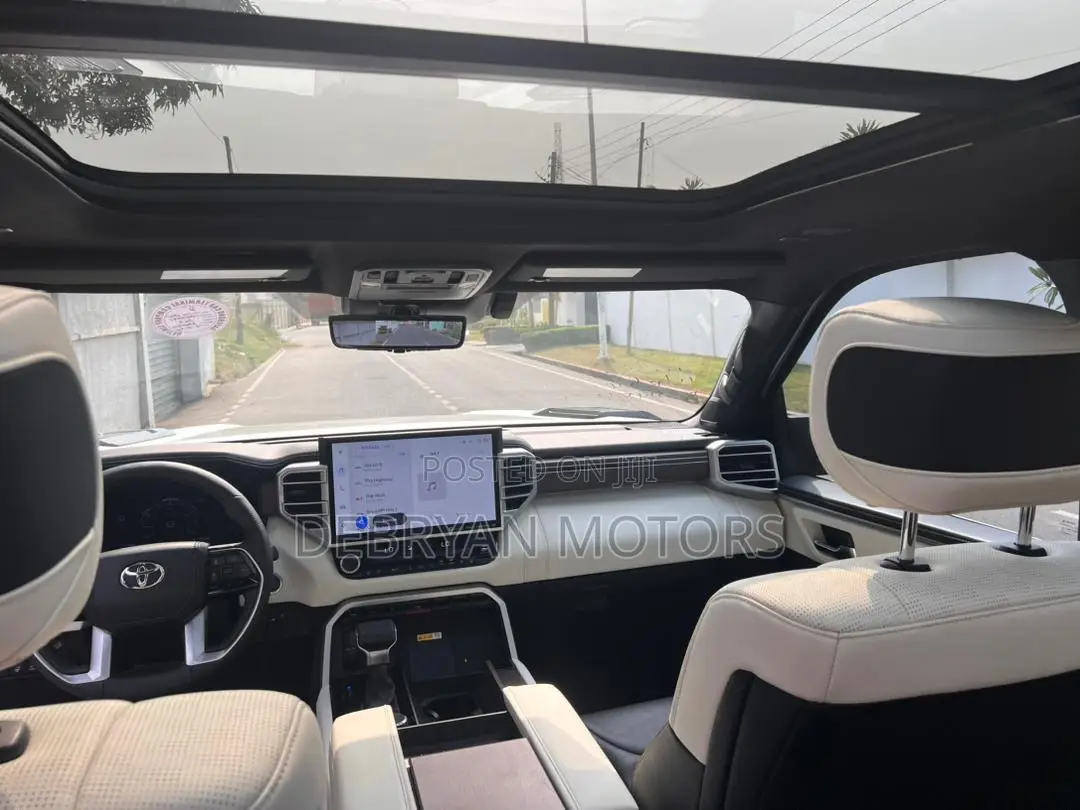Toyota Tundra Hybrid 2022 Silver