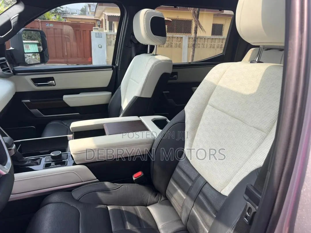 Toyota Tundra Hybrid 2022 Silver