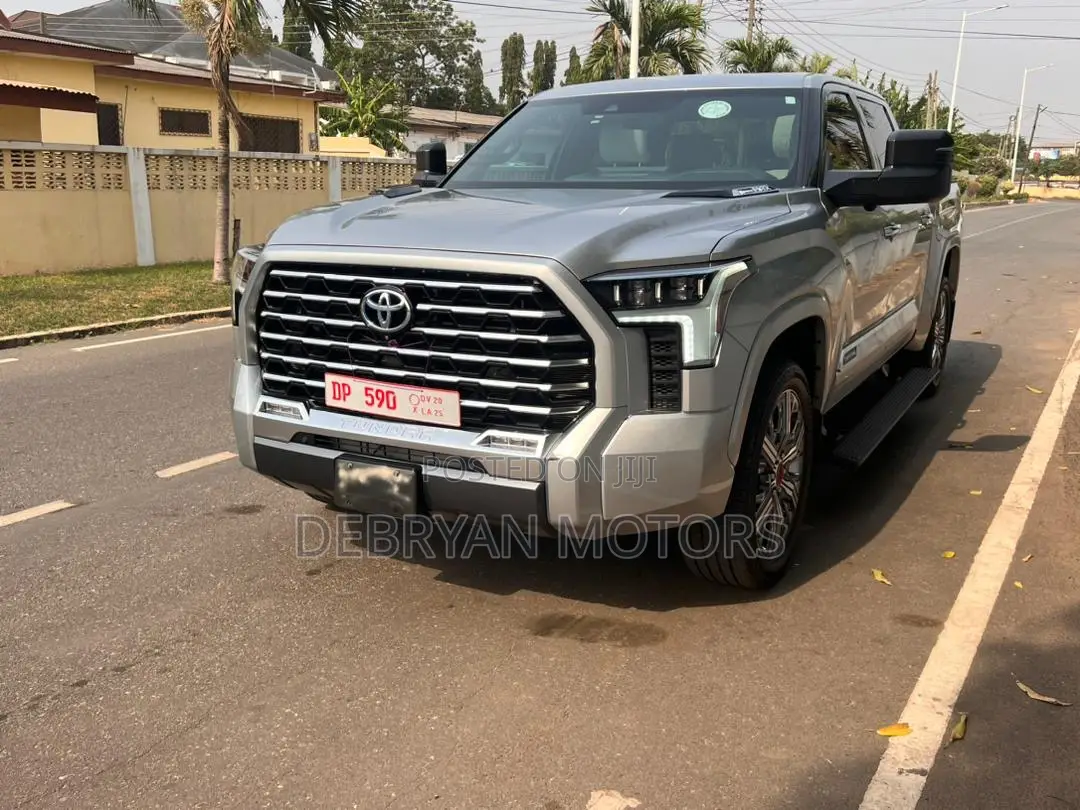 Toyota Tundra Hybrid 2022 Silver