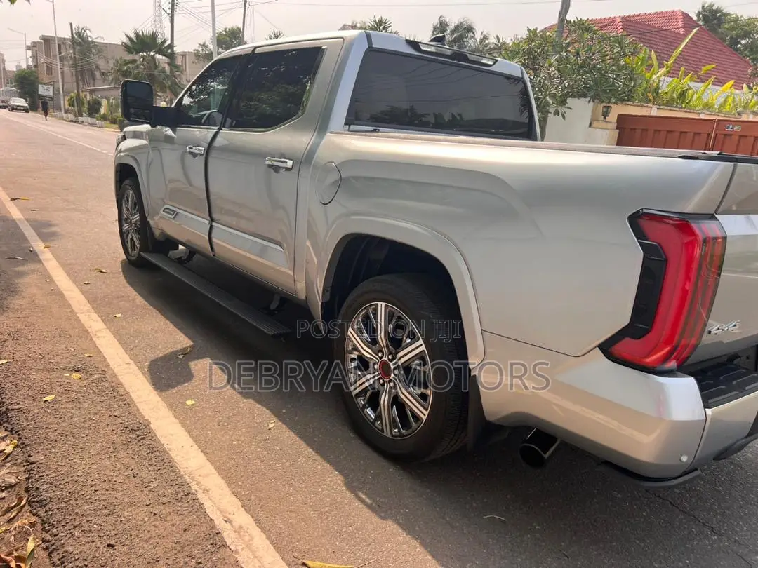 Toyota Tundra Hybrid 2022 Silver