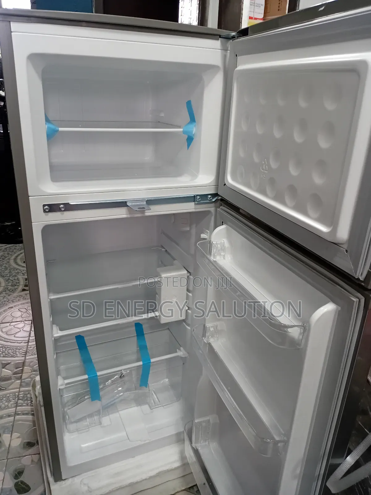 Amiable Fridge Freezer Model 138 Litres Fridge Freezer