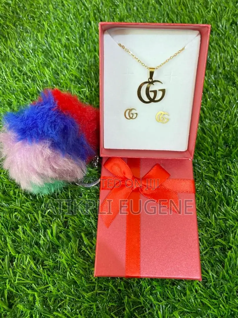 Jewelries World