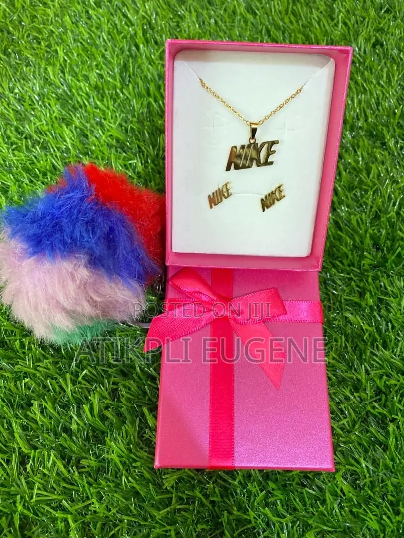 Jewelries World