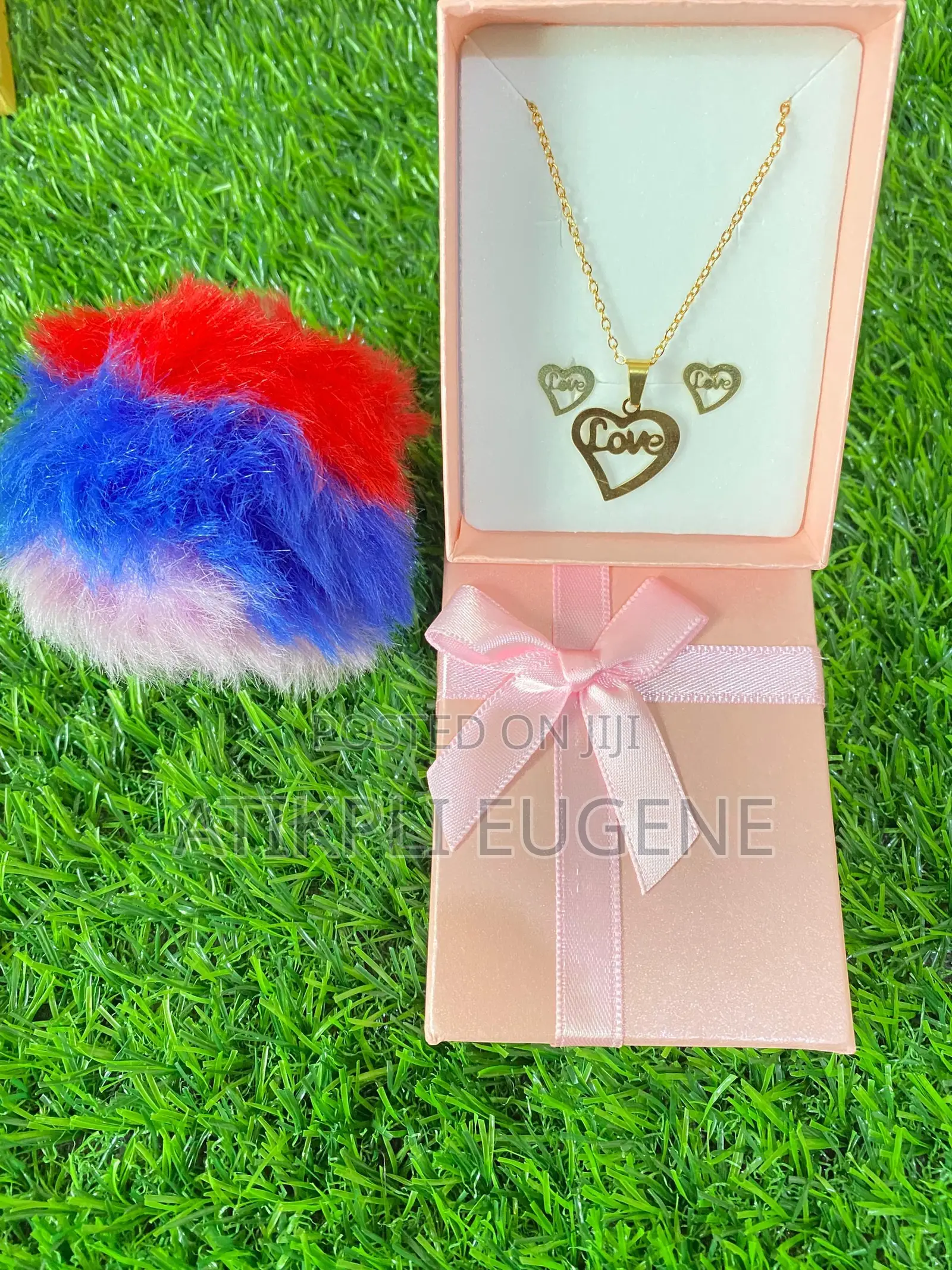 Jewelries World