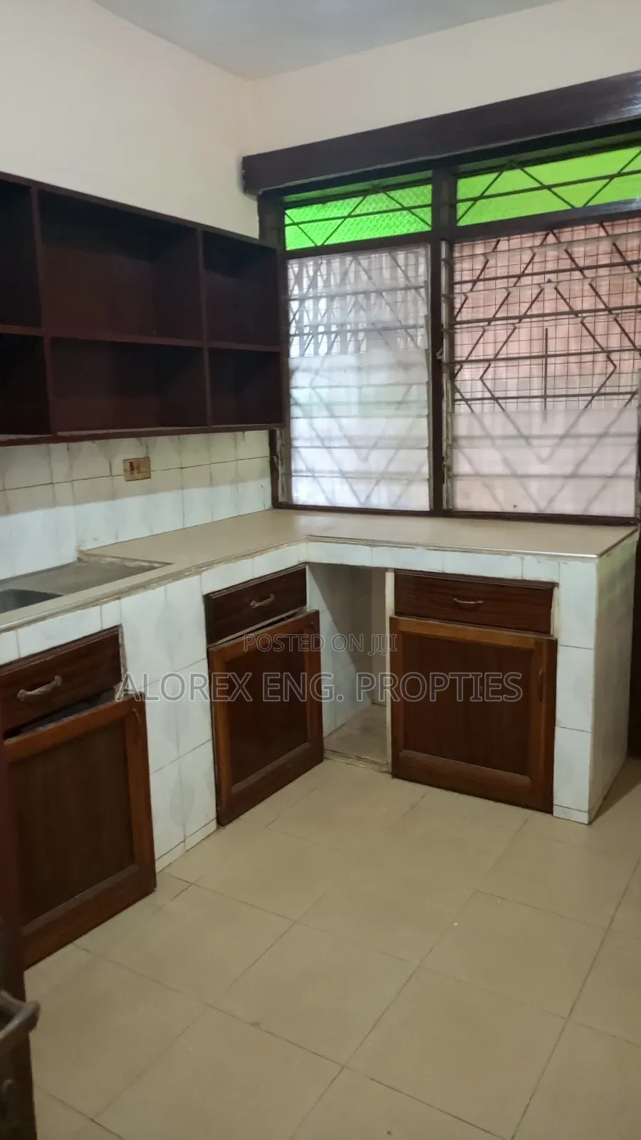 3bdrm Apartment in Barrier Area, Adenta for rent