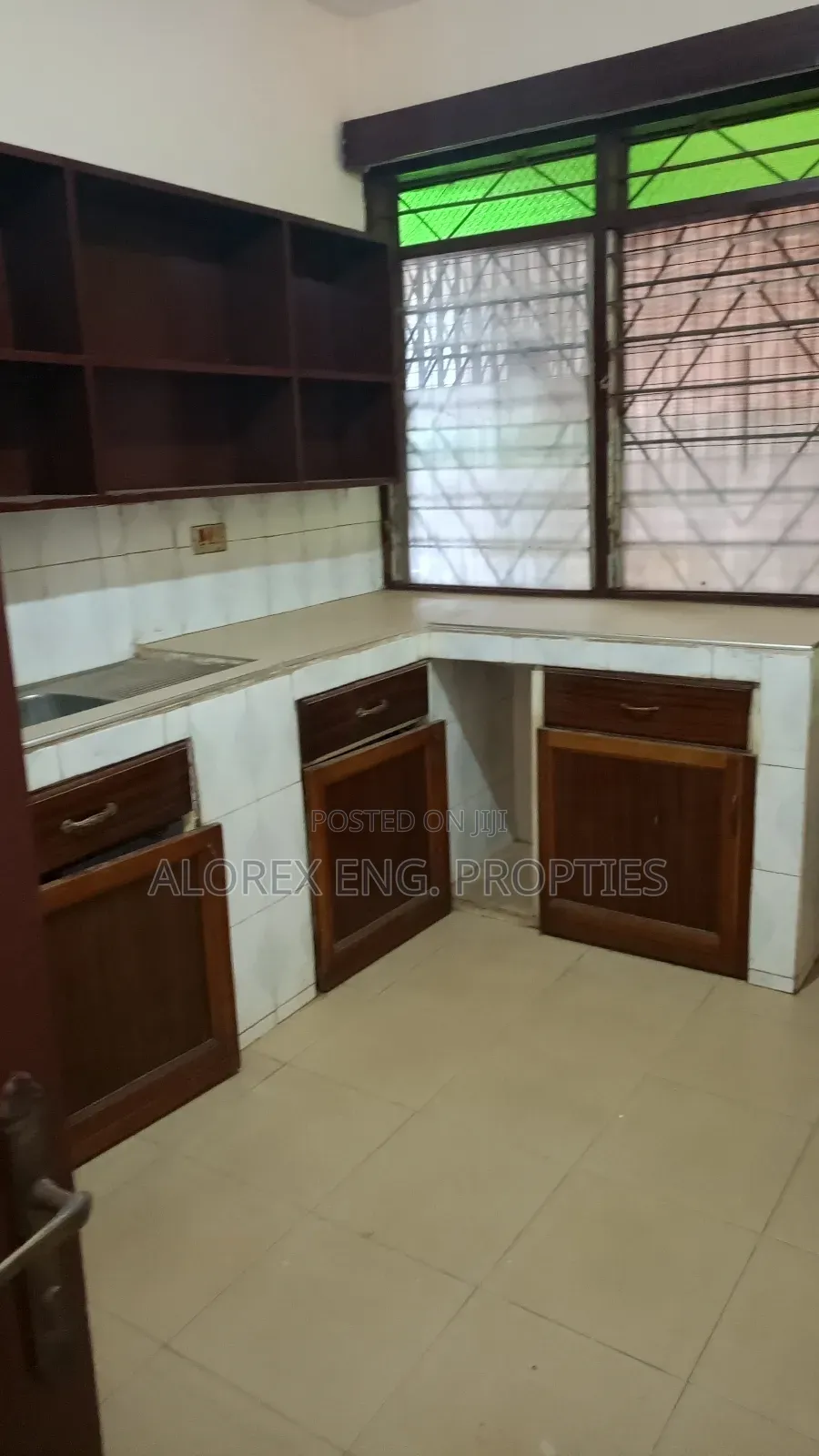 3bdrm Apartment in Barrier Area, Adenta for rent