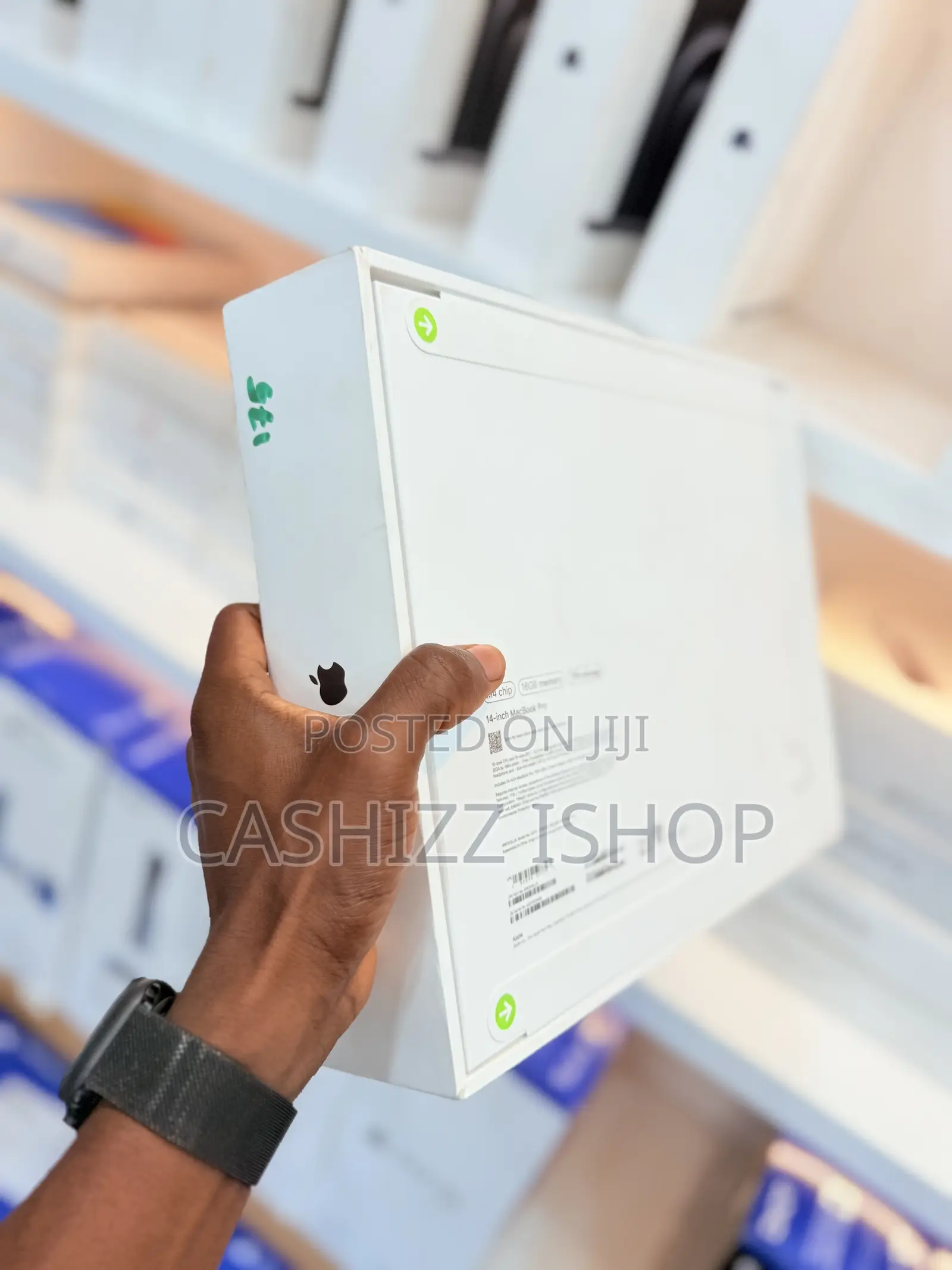 New Laptop Apple MacBook Pro 2024 M4 14-Inch 16GB Apple M4 Pro SSD 1T