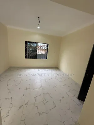 7bdrm House in Onyinase, Awoshie for sale