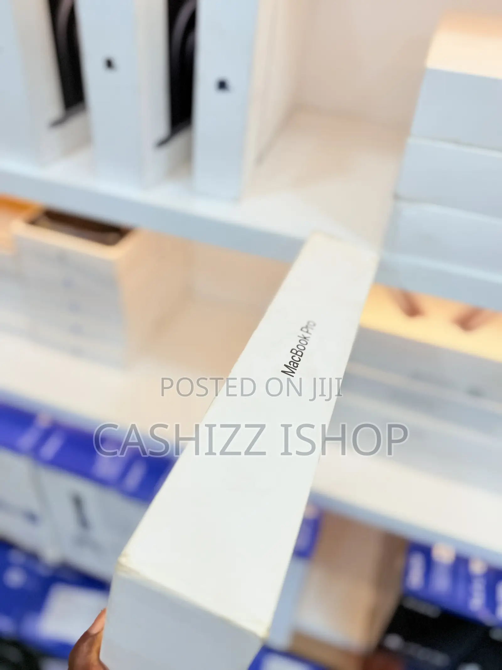 New Apple MacBook Pro 2023 M3 14-Inch 18GB Apple M3 Pro SSD 512GB