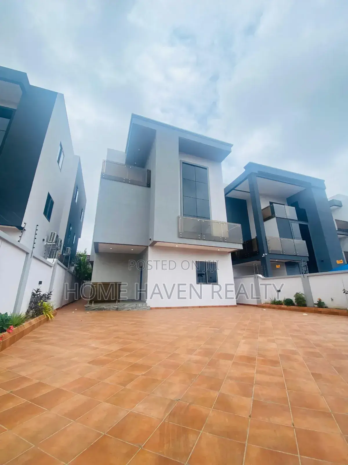 5bdrm House in Lagos Avenue, East Legon for rent