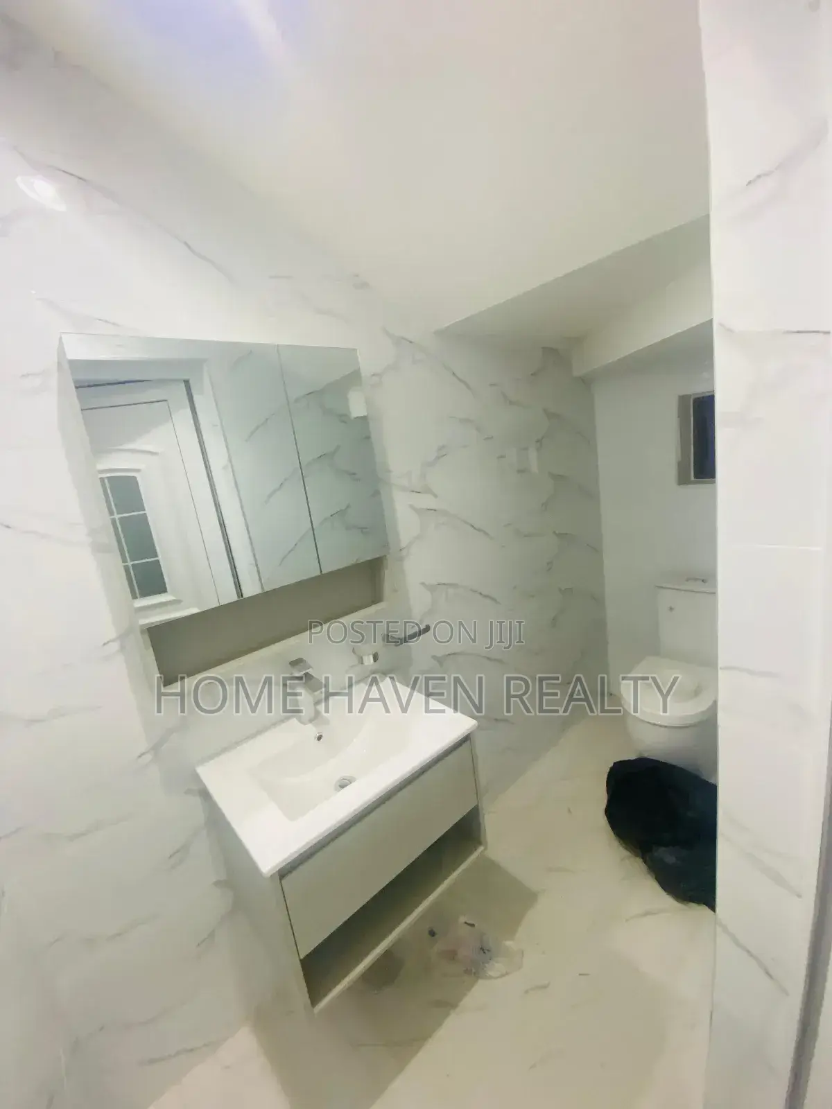 5bdrm House in Lagos Avenue, East Legon for rent