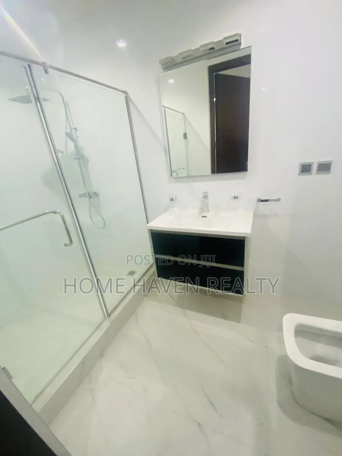 5bdrm House in Lagos Avenue, East Legon for rent