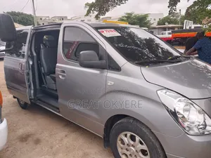 Hyundai Starex 2012 Silver