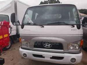 Hyundai Mighty Double Cabin