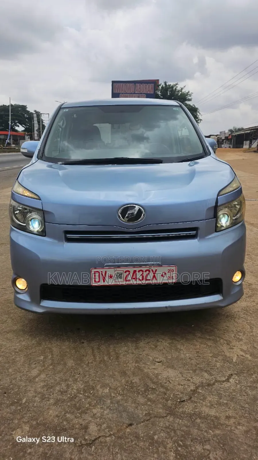 Toyota Voxy X 2WD 8-Seater 2014 Blue