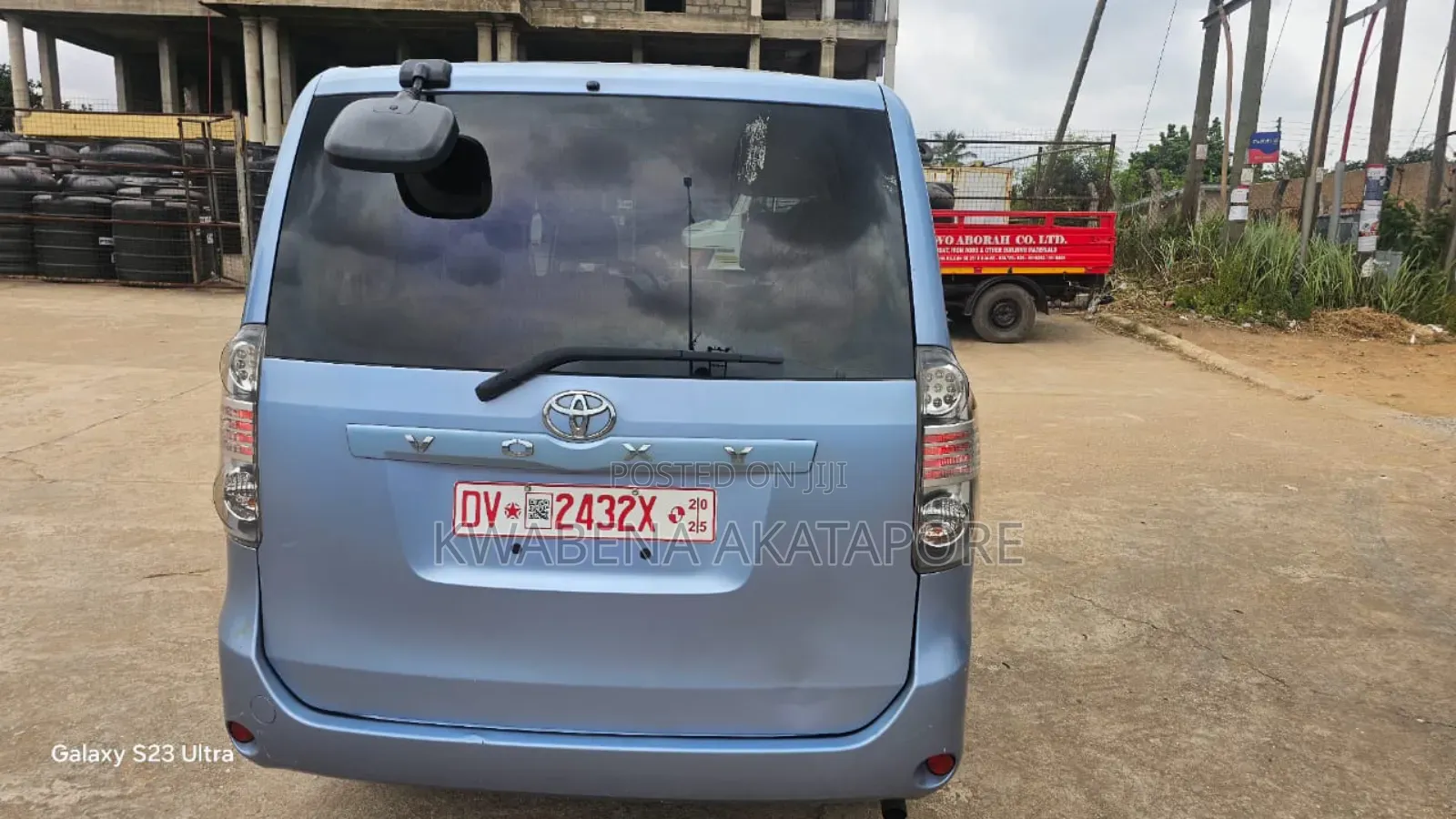 Toyota Voxy X 2WD 8-Seater 2014 Blue