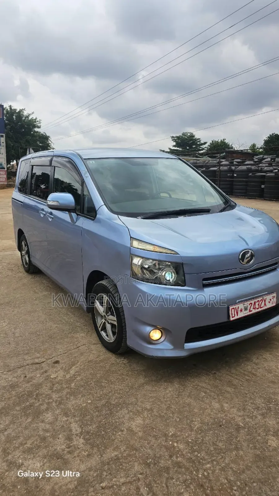 Toyota Voxy X 2WD 8-Seater 2014 Blue