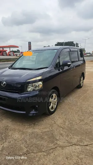 Toyota Voxy 2013 Black