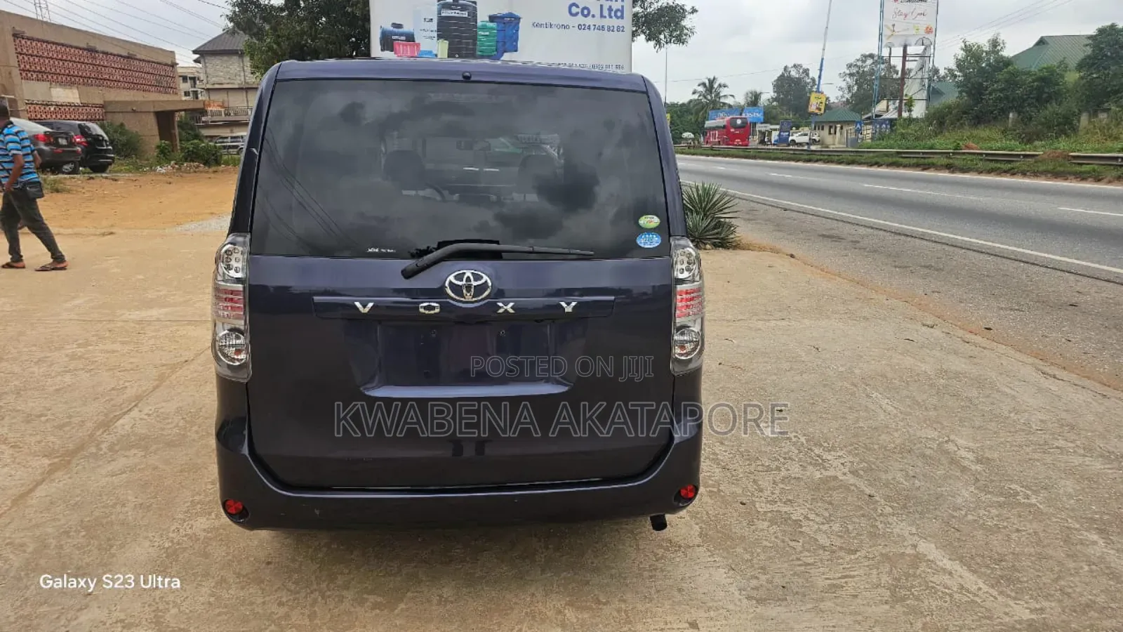 Toyota Voxy 2013 Black