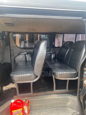 Toyota HiAce 2012 Black