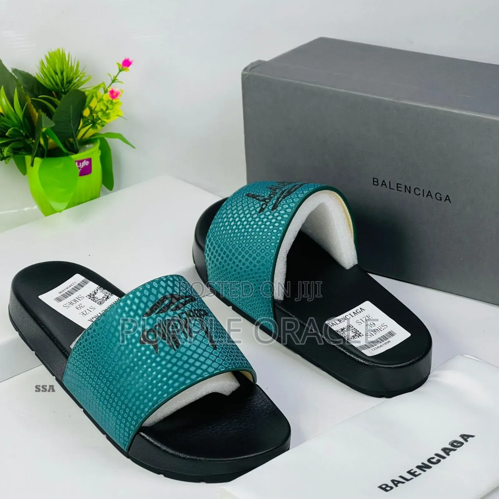 Balenciaga Slides With Packaging