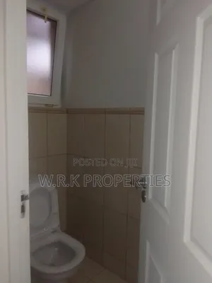 Furnished 3bdrm Townhouse / Terrace in Cantoment, Accra Metropolitan