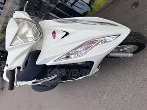 Piaggio Scooter 2025 White