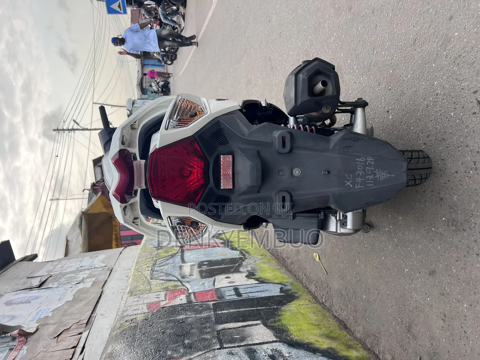Piaggio Scooter 2025 White