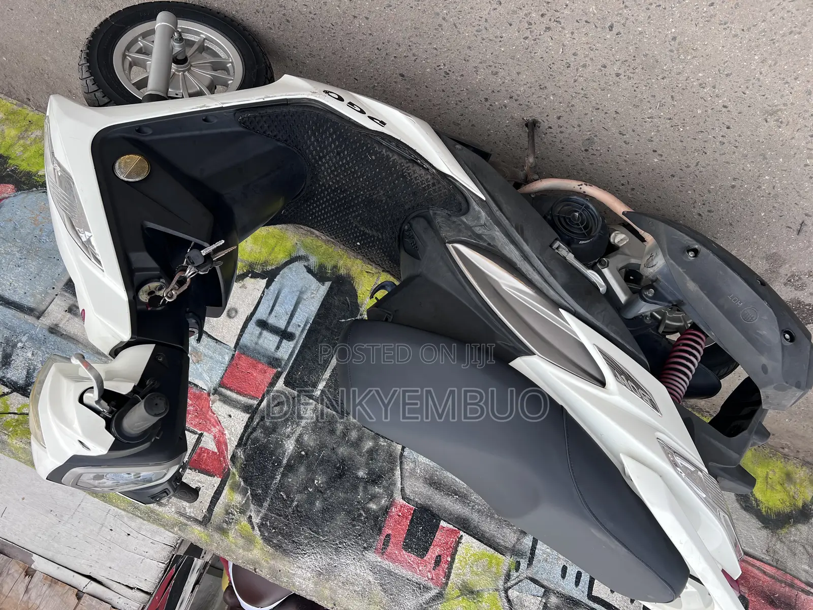 Piaggio Scooter 2025 White