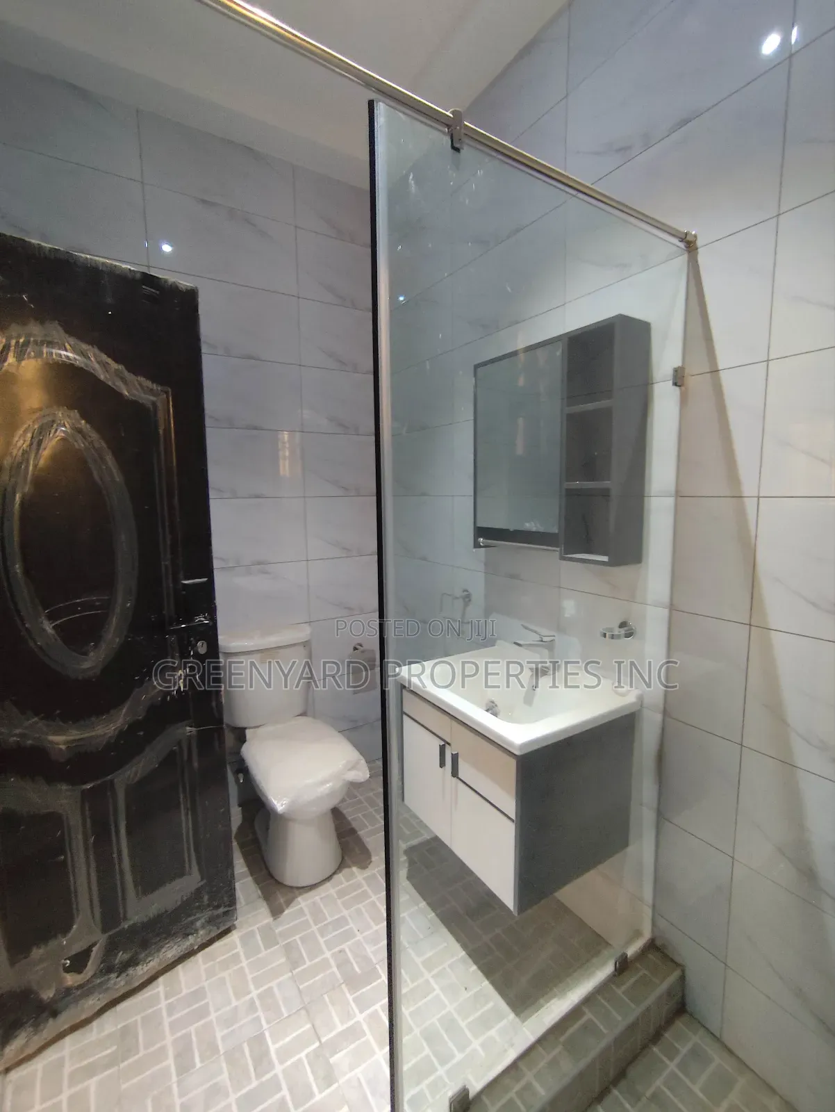 2bdrm Apartment in School Junction, Adjiriganor for rent