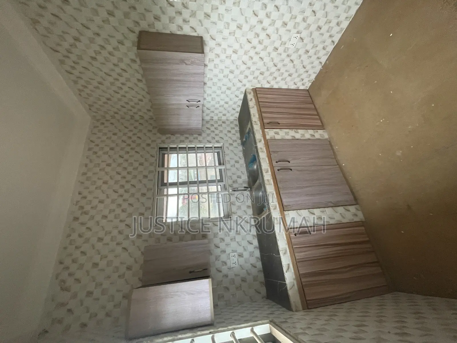 2bdrm Apartment in Mr Justice Estate, Bortiano for rent