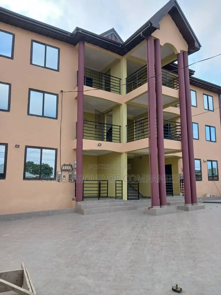 Furnished 3bdrm Apartment in Ashongman Estate, Pure Water for rent