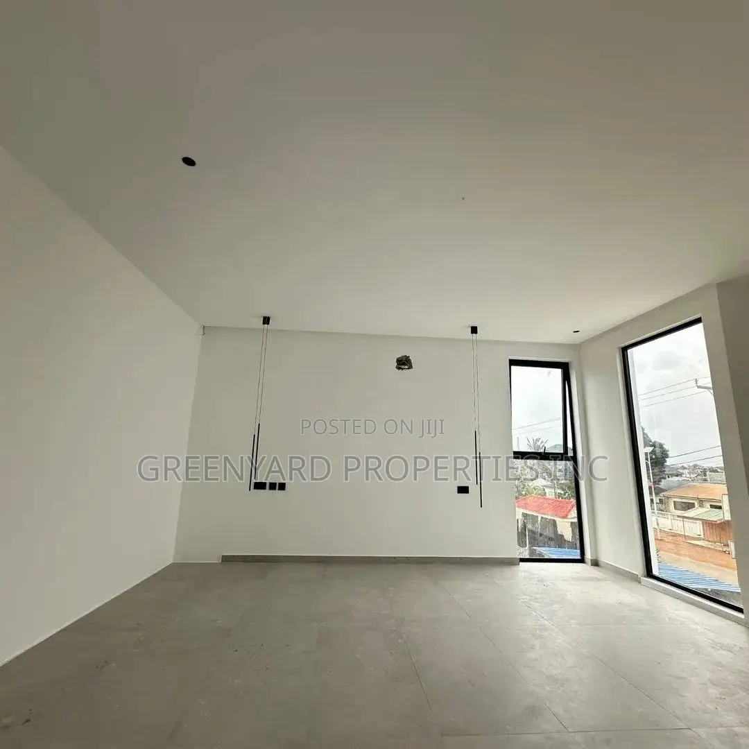 4bdrm House in Nanakrom, Ashaley Botwe for sale