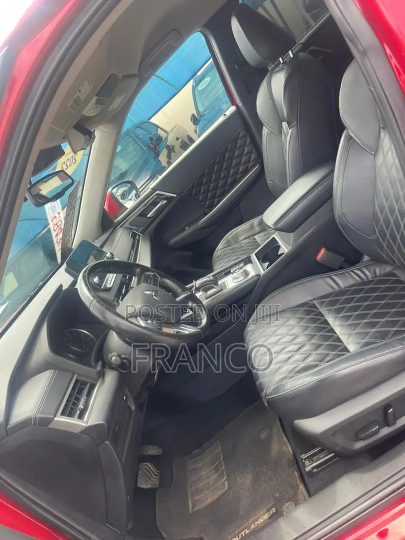 Mitsubishi Outlander SEL 2022 Red