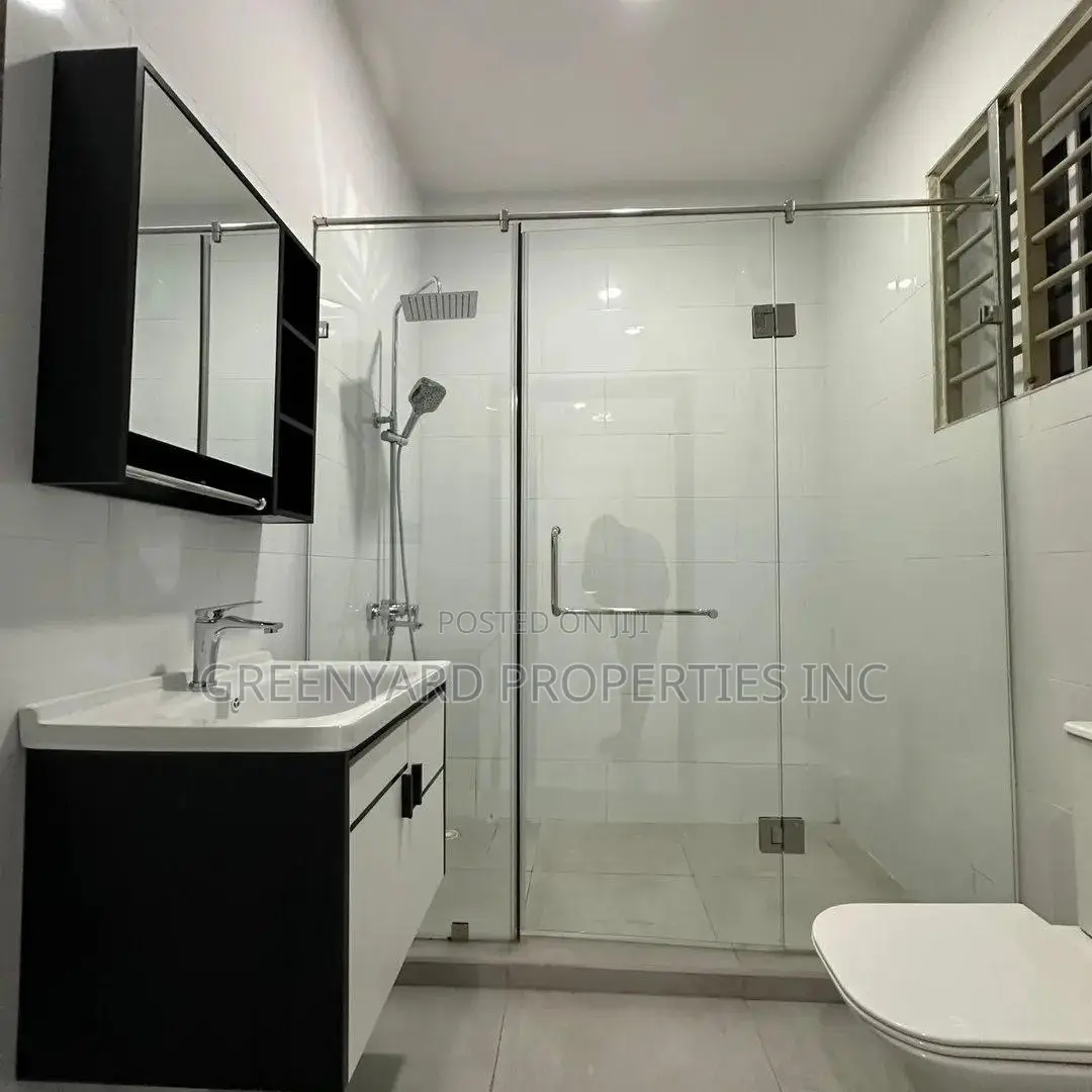 4bdrm House in Lakeside, Ashaley Botwe for sale
