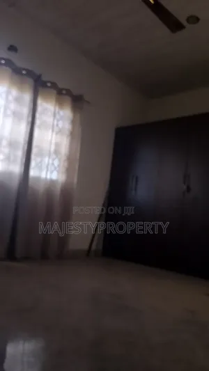 3bdrm House in Ashaley Botwe, School Junction for rent