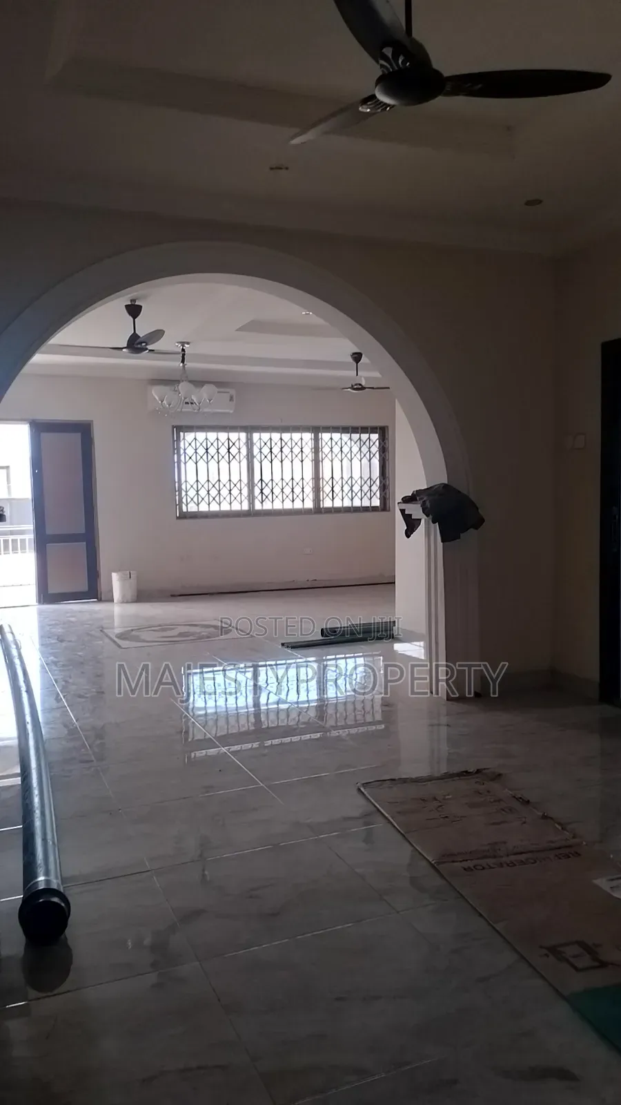 3bdrm House in Ashaley Botwe, School Junction for rent