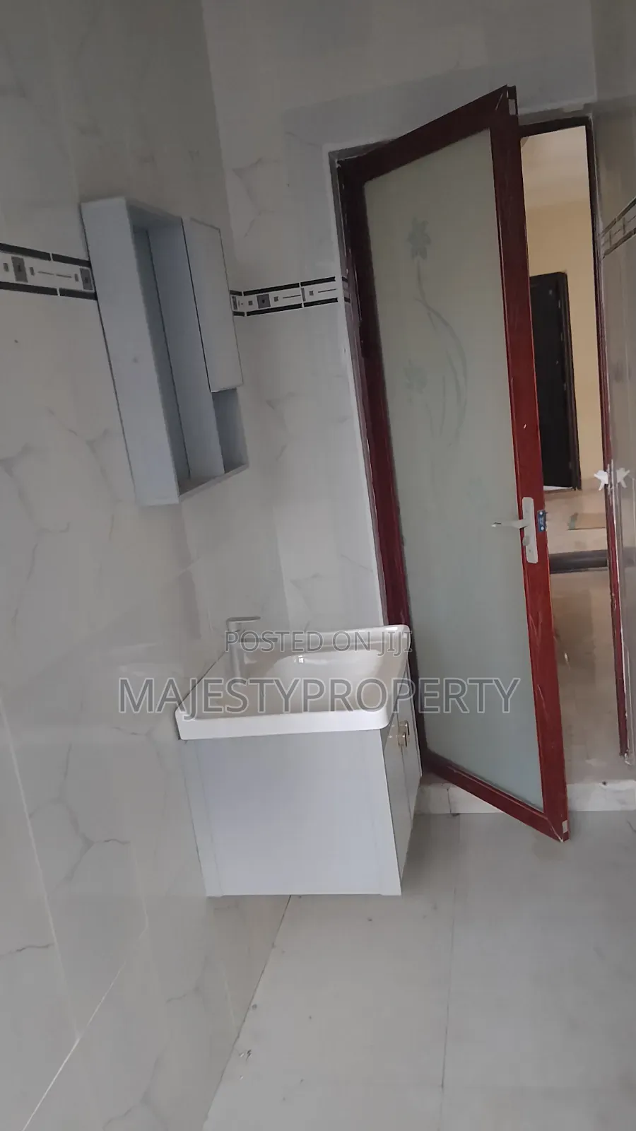 3bdrm House in Ashaley Botwe, School Junction for rent