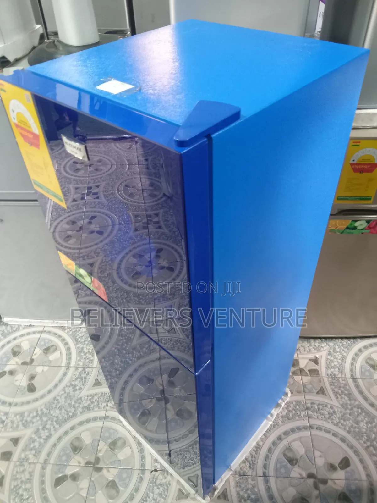 Spacious Interior Design Westpool Double Door Fridge 138l