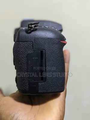 99% New Nikon D750