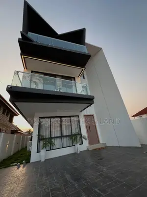 4bdrm House in Adjiringanor, Ability for sale